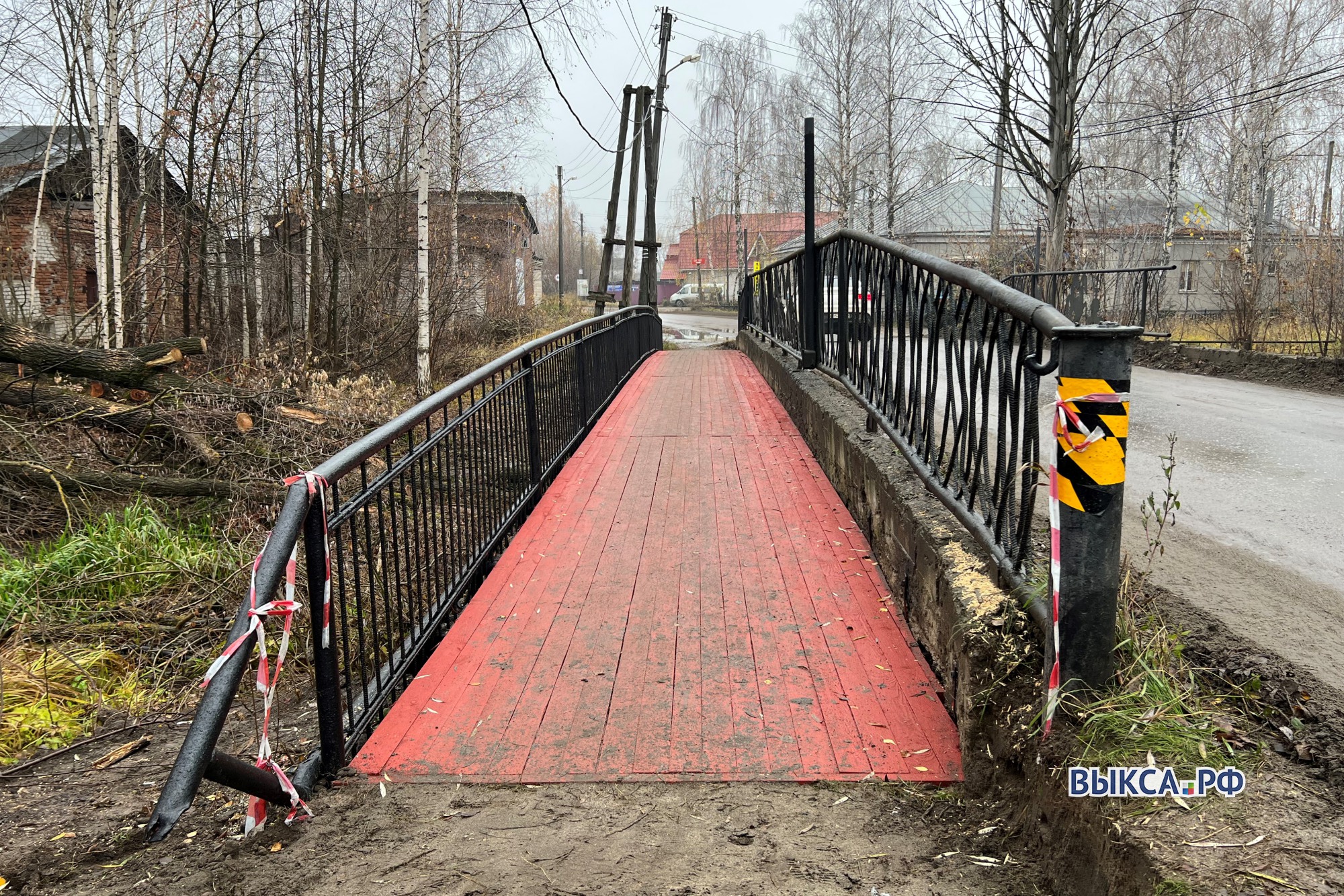 Пешеходный мост в переулке Крупской отремонтировали